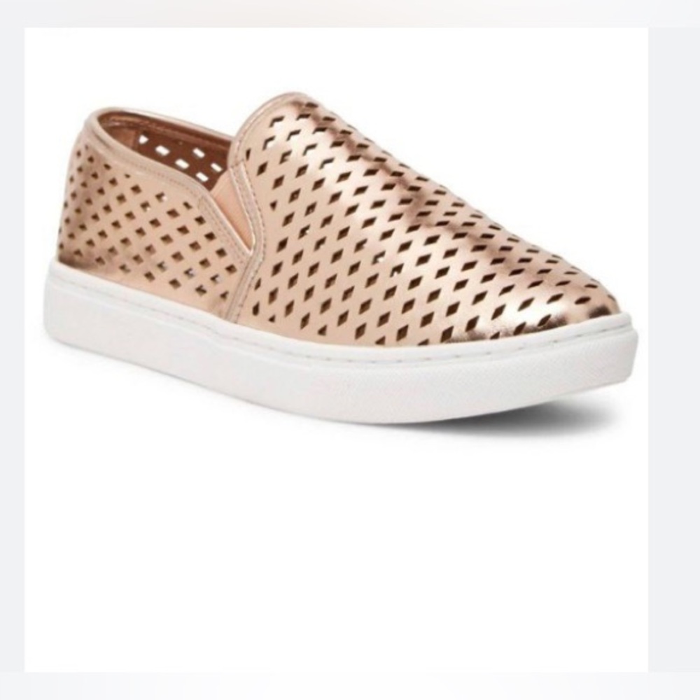 🌿STEVE MADDEN🌿 zeena slip-on sneaker